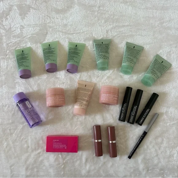 Clinique Makeup and Skincare Set - Picture 2 of 3